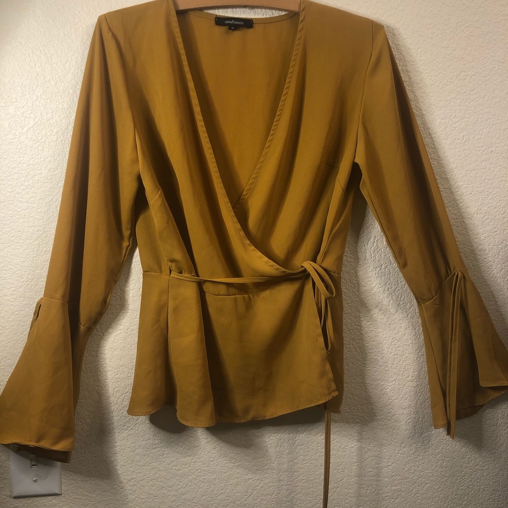 Mustard top